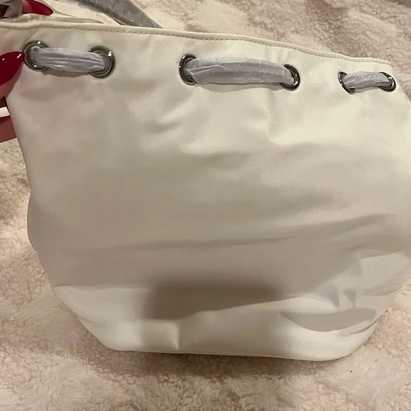 Tory Burch Virginia Bucket Bag - Picture 4 of 10
